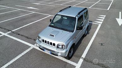 Suzuki Jimny 1.5 DDiS 4x4 + ridotte j