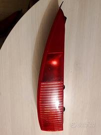 Faro posteriore sinistro inferiore C5 SW 2005