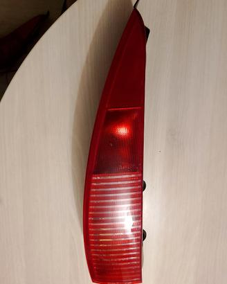 Faro posteriore sinistro inferiore C5 SW 2005