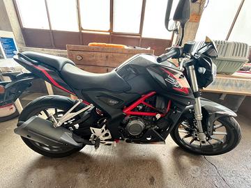 Moto benelli 251