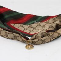 Foulard Gucci in seta con ciondolo Originale