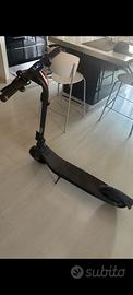 Monopattino  elettrico marca ninebot e 2pro