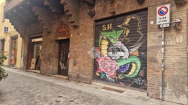 NEGOZIO A BOLOGNA