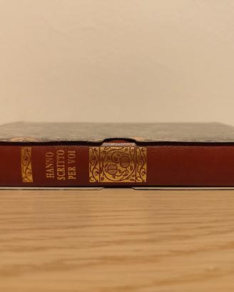Libro "Hanno scritto per voi"