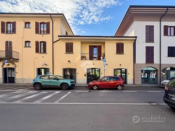 NEGOZIO A CALUSCO D'ADDA