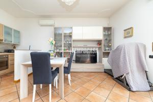 TRILOCALE CON TERRAZZA, GIARDINO PRIVATO E DOPPI S