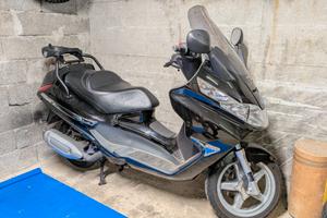 Piaggio x8 200
