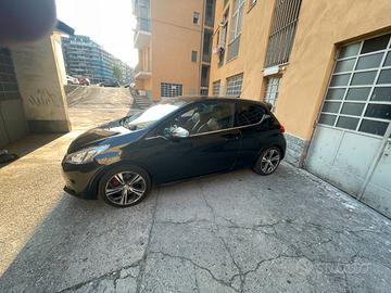 Peugeot 208 - 2015