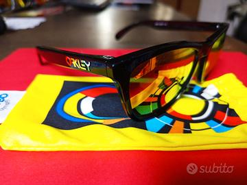 Occhiali da sole Oakley Frogskins 24-325 Polarizza