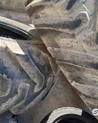 Coppia di pneumatici usati 405 70 20 mitas