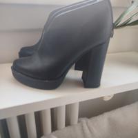 Stivaletto nero con tacco largo tg 37