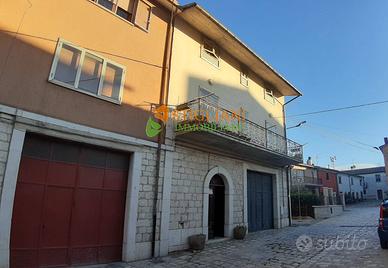 Casa indipendente, Via Giardini - Vinchiaturo