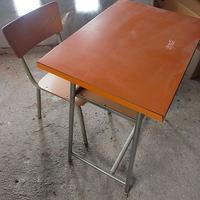 Vecchio Banchetto e Sedia bambino Scuola Materna