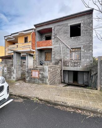 Villino a Schiera con Giardino Privato