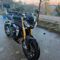 Triumph speed triple 1200 rs