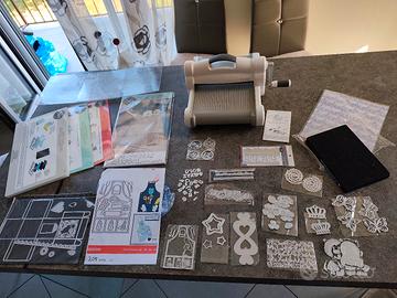  Big Shot Plus sizzix A4 + set +fustelle+omaggio