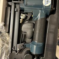 Pistola chiodi pneumatica