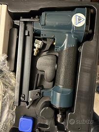 Pistola chiodi pneumatica