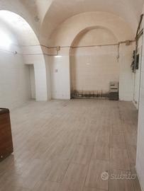 011 Bottega su strada due luci, Centro Storico