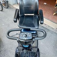 MOTORINO PER ANZIANI INVACARE LEO