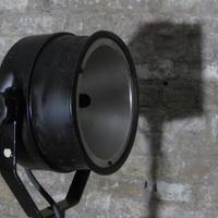 Faro cinema teatro vintage con cavalletto treppied