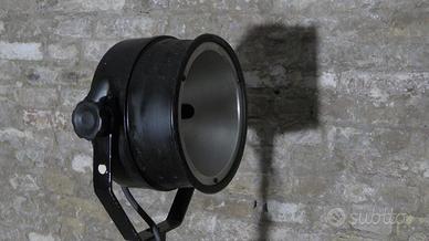 Faro cinema teatro vintage e cavalletto treppiede