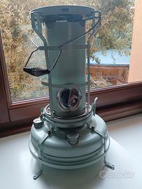 stufa a kerosene vintage