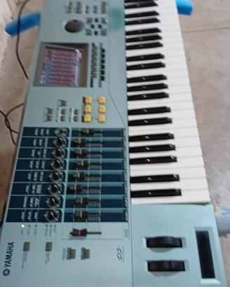 Tastiera Yamaha XS 6