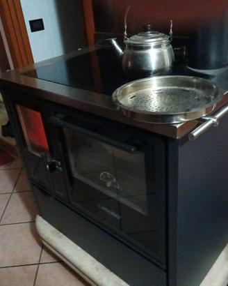 STUFA A LEGNA CON FORNO