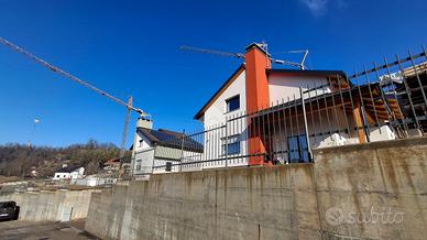 VILLA SINGOLA A CASTIGLIONE TORINESE