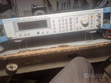 Generatore di segnali R&S da 9 Khz a 2200 Mhz