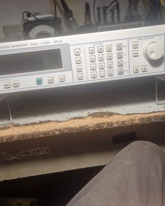 Generatore di segnali R&S da 9 Khz a 2200 Mhz