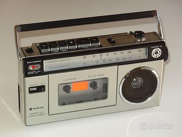 Rara Sanyo M1700F FM/AM Radio Cassette Recorder
