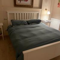 Struttura letto matrimoniale con materasso