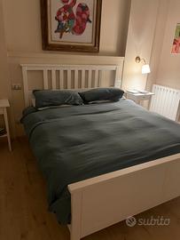 Struttura letto matrimoniale con materasso