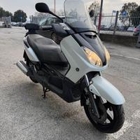 Yamaha xmax 250