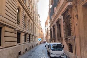 Roma centro storico elegante monolocale arredato