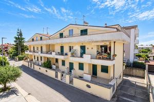 3 LOCALI A ROSETO DEGLI ABRUZZI