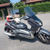Scooter Yamaha X-Max 250
