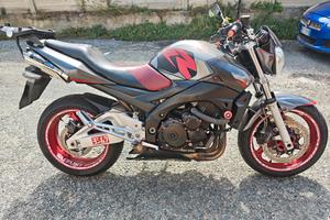 Suzuki gsr 600 yoshimura 