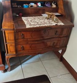 Mobiletto con ribalta