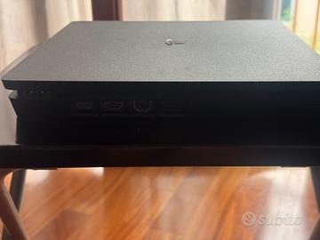 PS4  (500giga) + GIOCHI (no joystick)