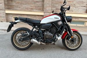 Yamaha XSR 700 (2021) - Pari al nuovo -