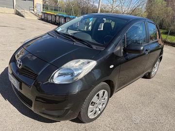 TOYOTA Yaris 1.0 5p Sol senza nessun lavoro da f