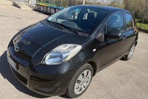 TOYOTA Yaris 1.0 5p Sol senza nessun lavoro da f