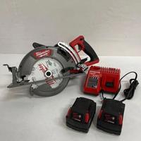 Seghetto circolare a batteria Milwaukee da 7 1/4"