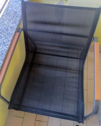 Tavolo e sedia da fuori