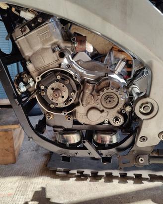 Culla per montare motori da KART su Aprilia RS4