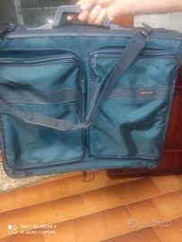 porta abiti da viaggio Delsey