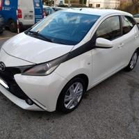 Toyota Aygo 1.0 x-play del mese